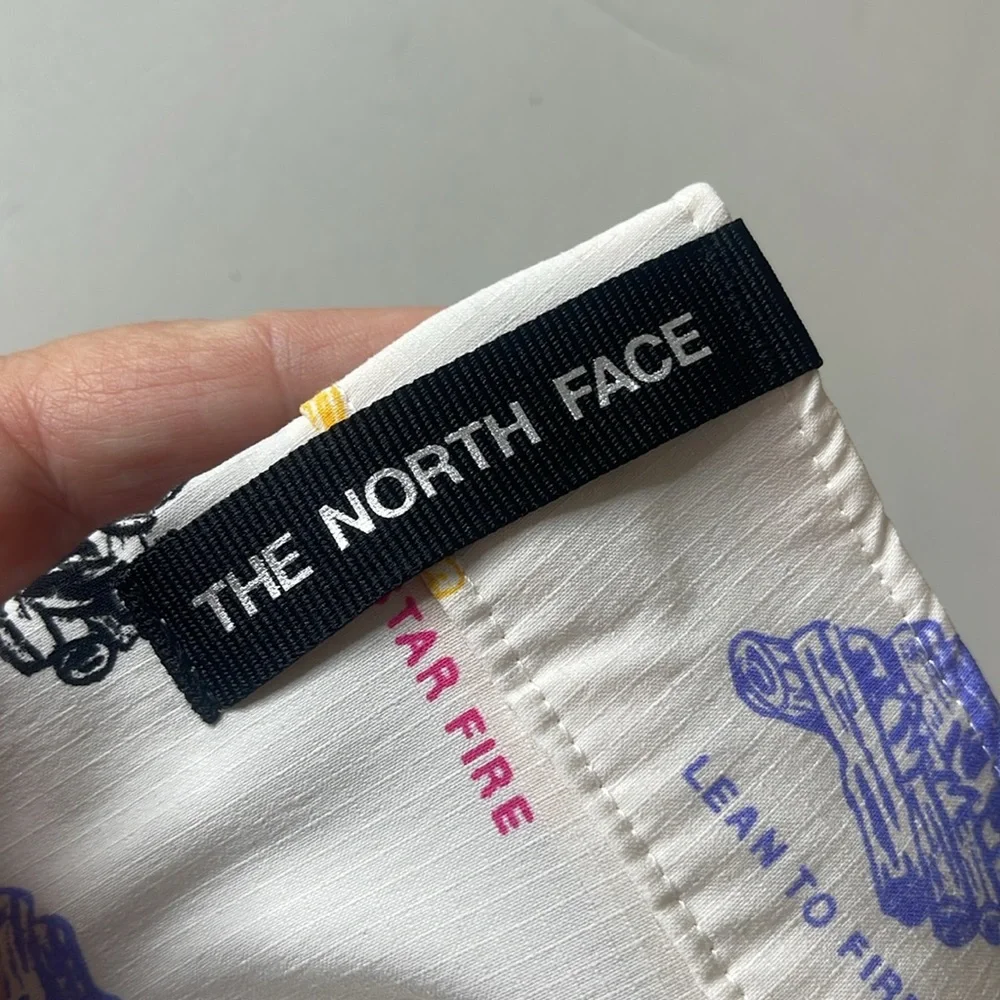 The North Face Class V Ripstop Boardshorts White Campfire Print Size 36 / Large